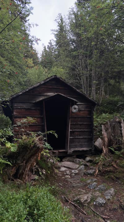 Photo de Abri sur le chemin du refuge de Tré la tête